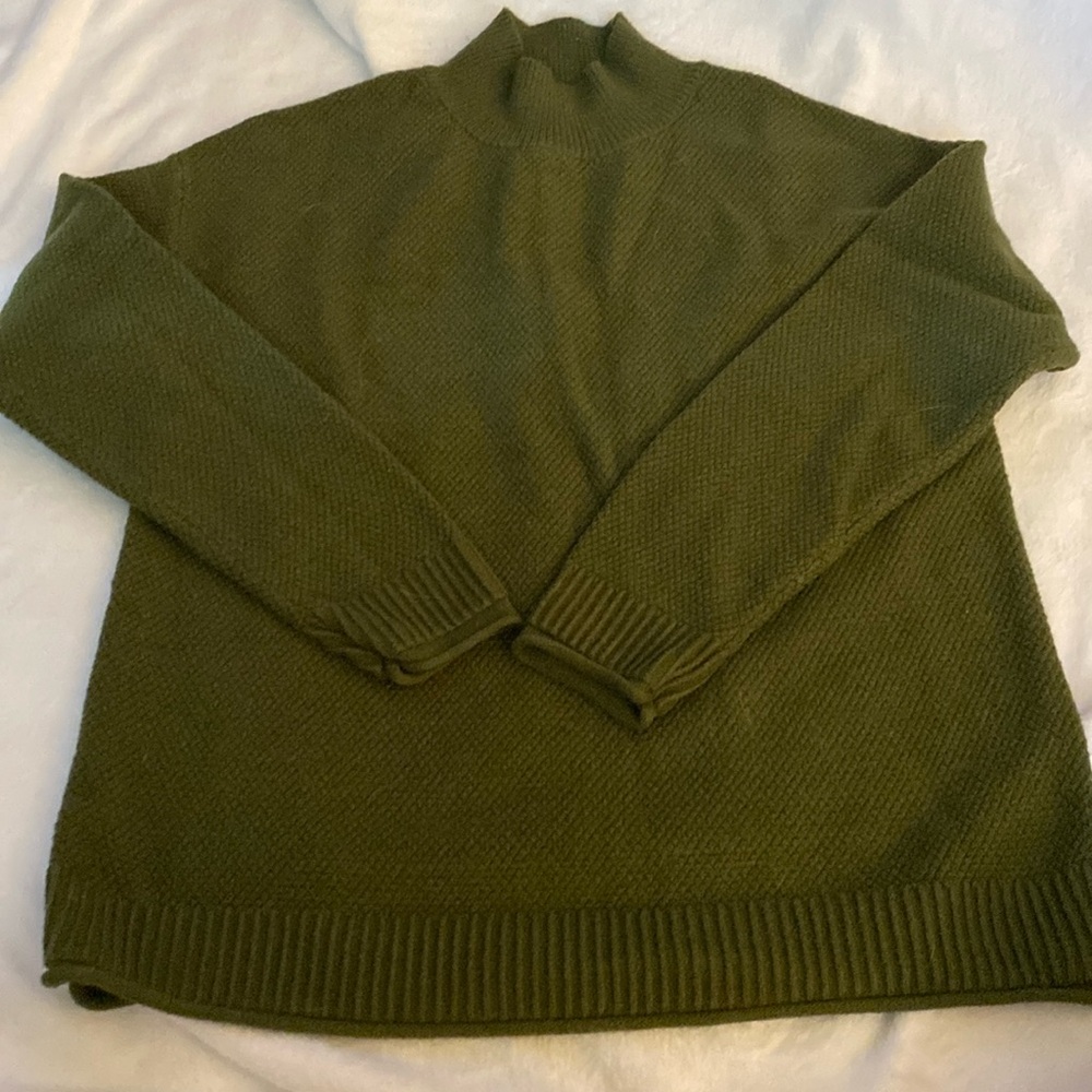 Womens large Merokeety sweater. Olive in color